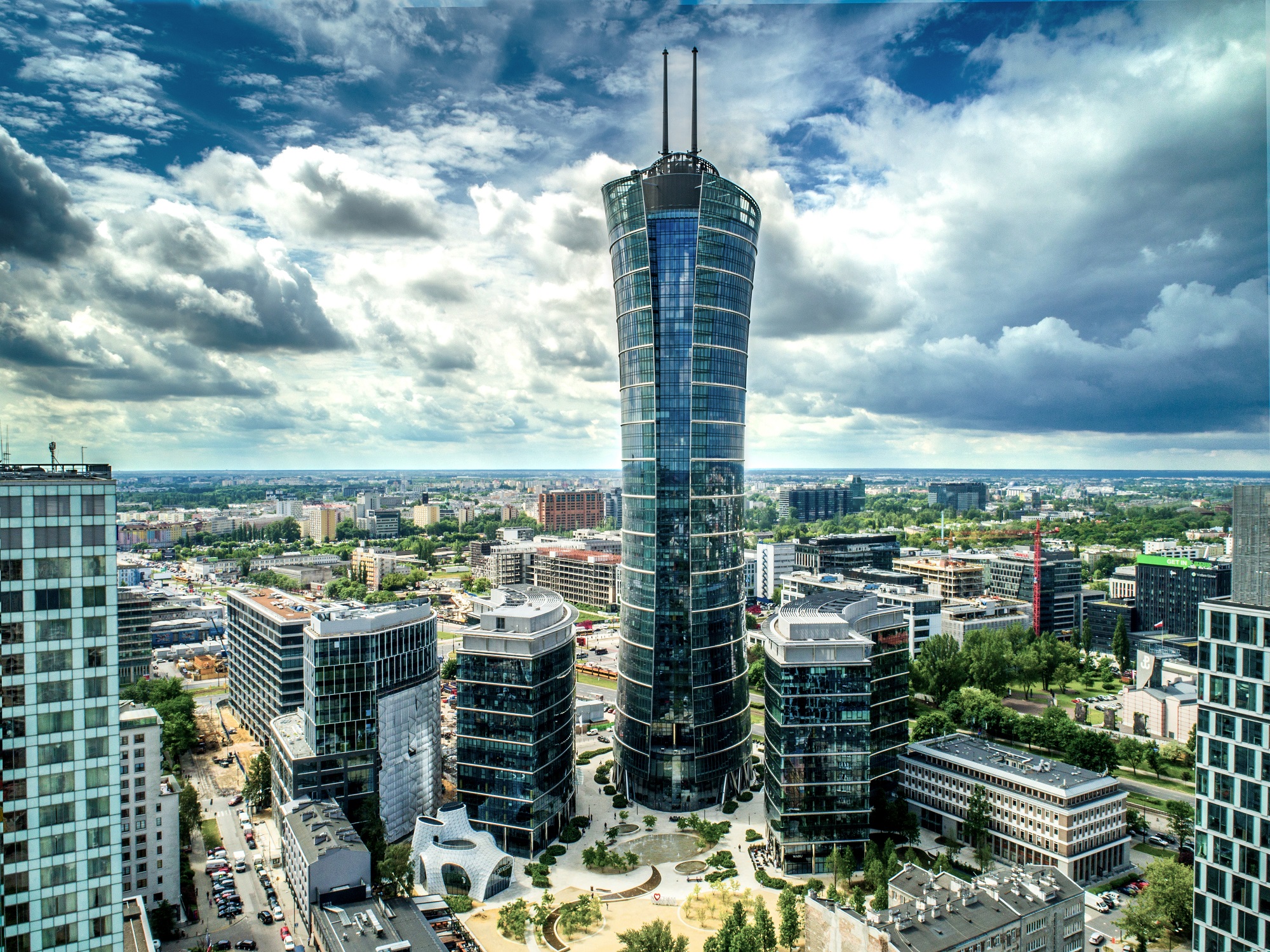 Лучше tower. Башня Варсо Варшава. Варшавский шпиль. Польша небоскребы. Варшава небоскреб Cedergren.